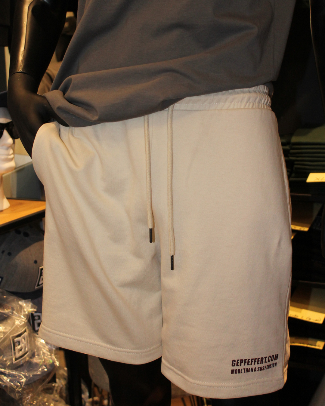gepfeffert.com / More than a suspension - Shorts - gepfeffert.com