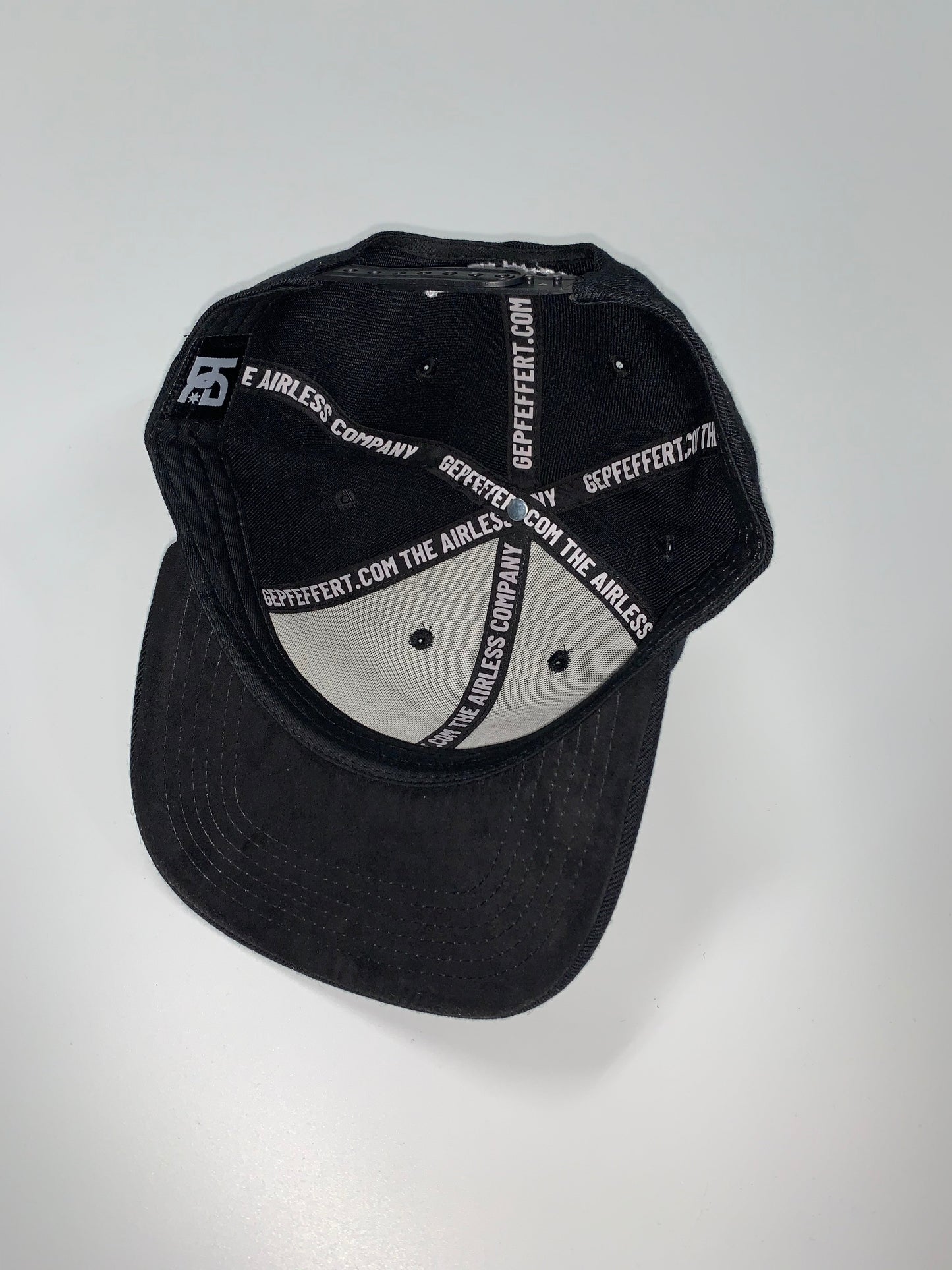 gepfeffert.com® Cap - GEPFEFFERT/schwarz/3D-Stick weiß - gepfeffert.com